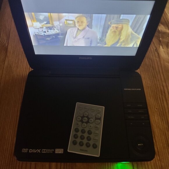 Phillips Rechargeable Portable DVD Player - Picture 1 of 8